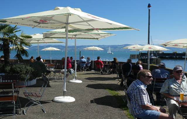 Ein Bild, das Himmel, Gras, drau�en, Wasser enth�lt.

Automatisch generierte Beschreibung